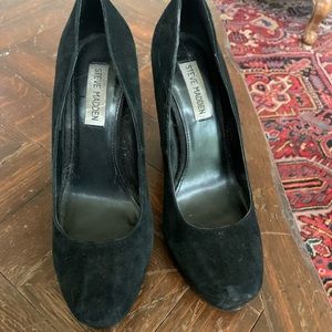 Steve Madden black leather platform pumps